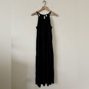Old Navy High Neck Sleeveless Tiered Maxi Dress in Black - Size M
